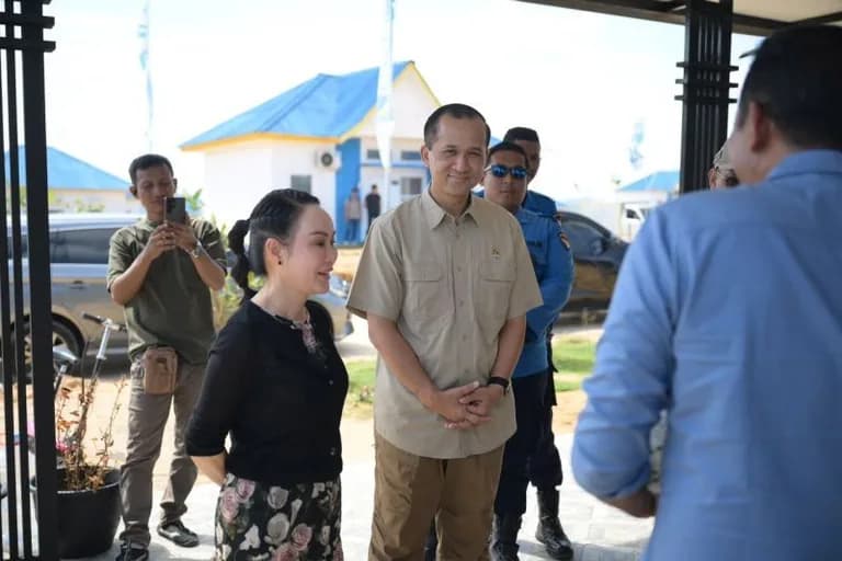 Menteri Transmigrasi tegaskan Data Center Batam tak boleh sedot waduk warga