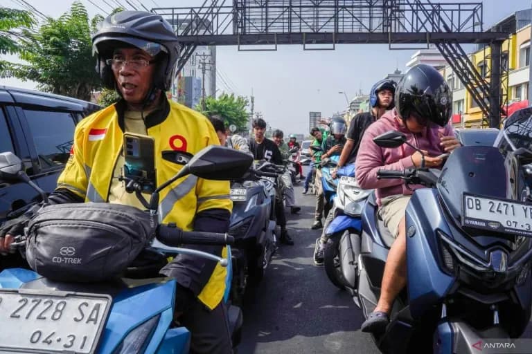 'Antrean horor' di SPBU Manado-Tomohon, Pertamina tambah 3.000 kl Pertalite