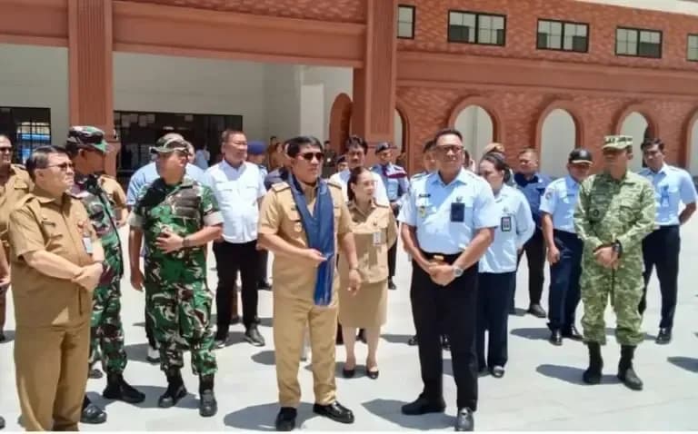 Tinjau SMA Taruna Nusantara di Langowan, Gubernur Sulut komit cetak generasi unggul