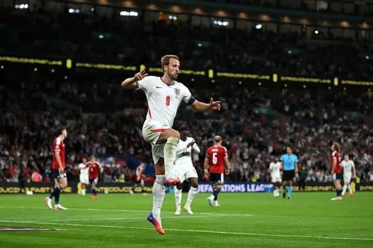 Kane cetak 'brace', Inggris bekuk Ceko 3-0,  Swiss libas Makedonia