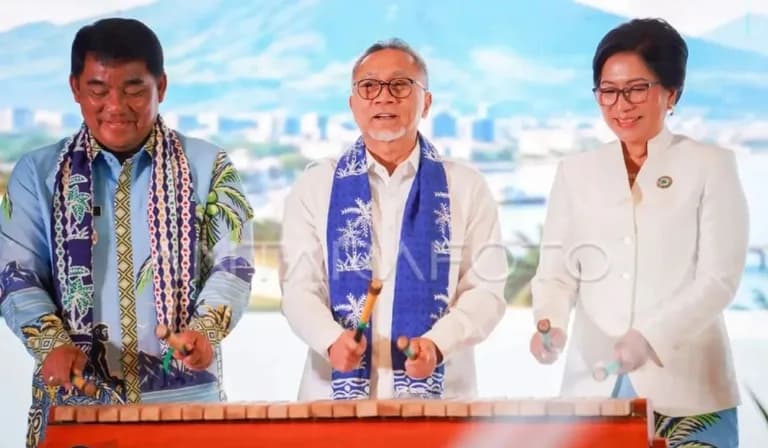 Menko Zulhas Buka World Coconut Day, 27 Negara Hadir di Manado