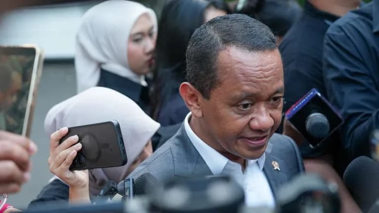 Dipanggil Presiden Prabowo ke Istana, Menko Bahlil laporkan RUU Migas hingga evaluasi 'Blackout'