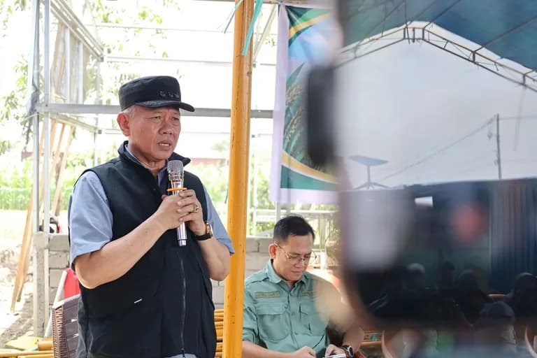 Bupati Sigi Moh Rizal Intjenae
