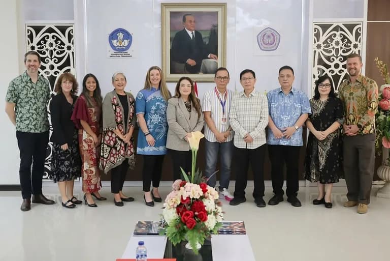 Kunjungan Konsulat Australia Unsrat
