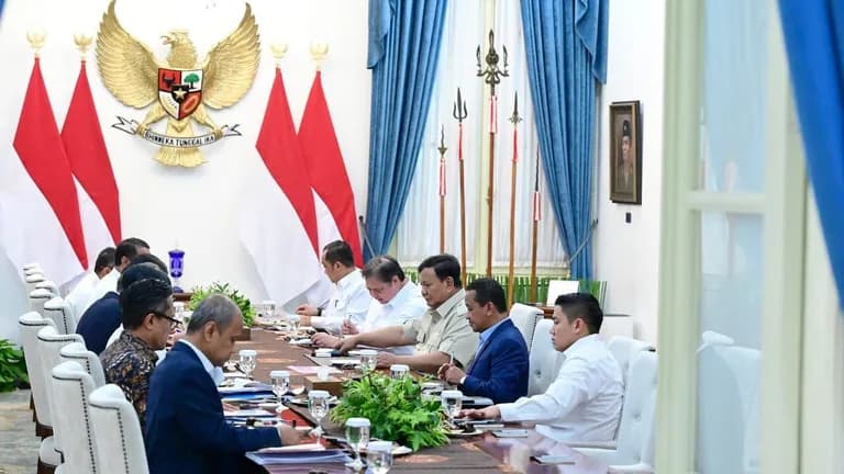 Presiden Prabowo terima laporan ekonomi: Belanja APBN Rp1.300 triliun siap kucur di triwulan IV