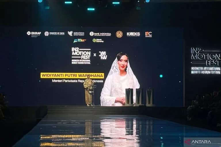 Menpar Widiyanti: Kekayaan Budaya Dorong Produk Modest Fesyen RI Tembus Pasar Global