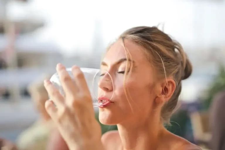 Risiko yang bisa muncul akibat melewatkan minur air pagi hari