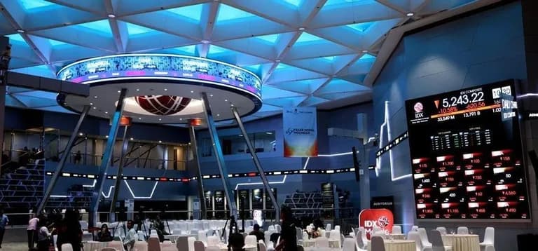 Terburuk Sejak  20 Tahun Terakhir, IHSG Ambruk 11,57 Persen