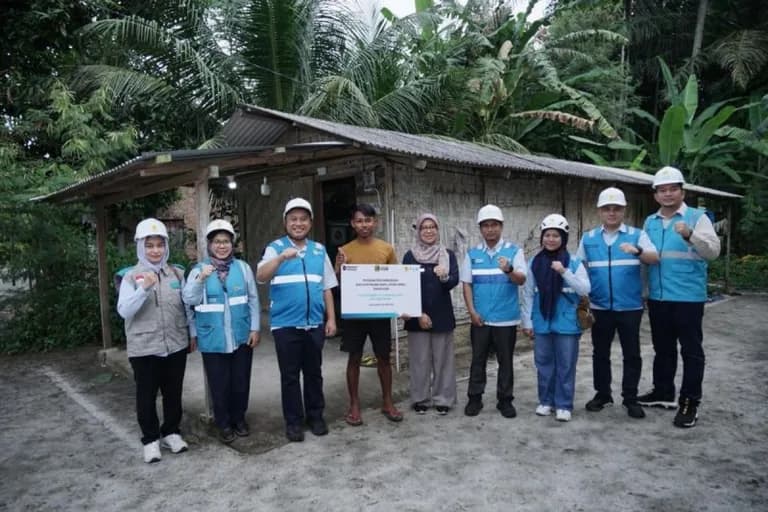 PLN Terangi Secara Gratis 584 Rumah Prasejahtera di Sumut