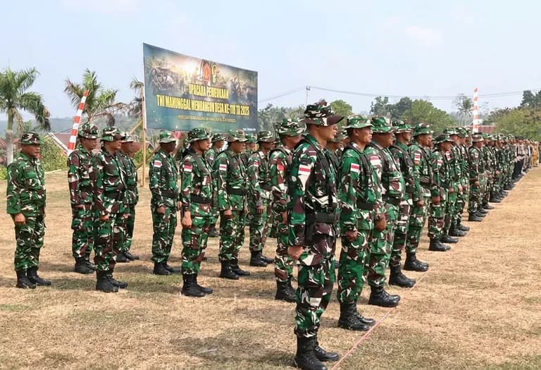 Bupati Kepulauan Talaud, Welly Titah, membuka program TMMD ke-130