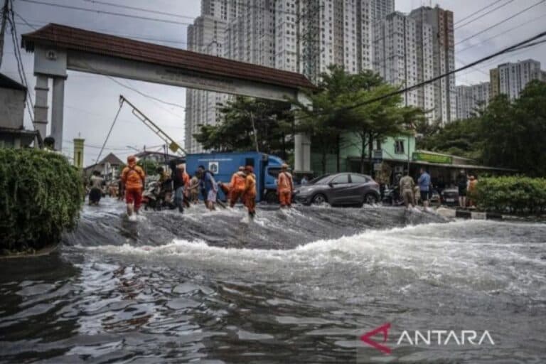 ilustrasi banjir rob