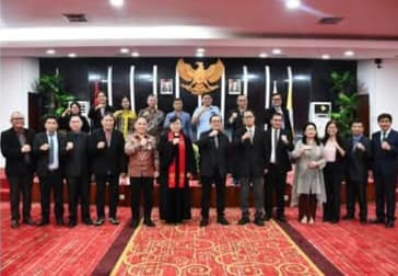 unsrat lantik 6 senat