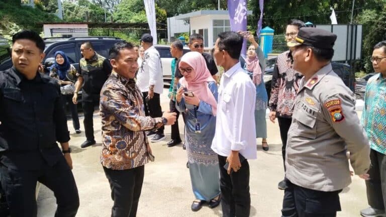kunjungan menduk