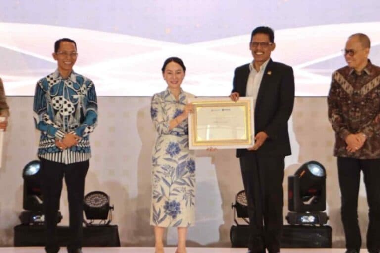 dprd batam penghargaan