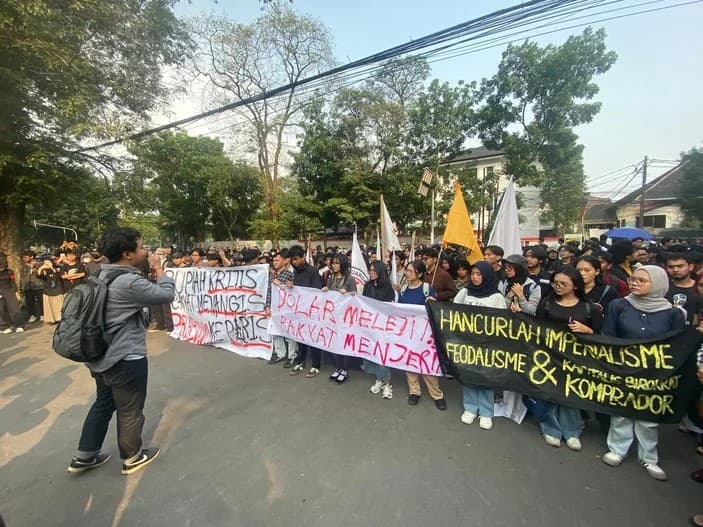 Demo Bandung - Pikiran-Rakyat