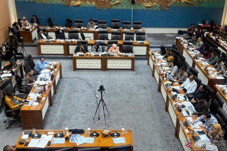 Kemenekraf Rapat Hybrid
