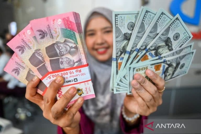 Rupiah menguat
