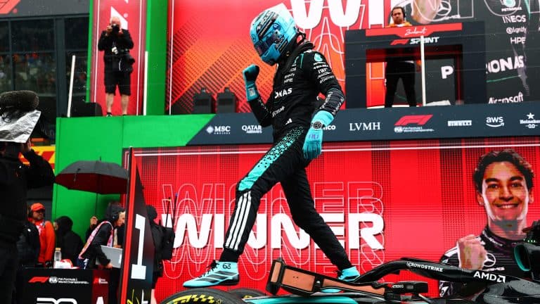 Russel juara Deucth F1 berdiri