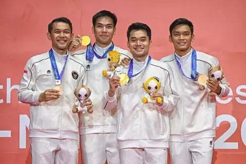 Pwwraih emas ganda putra
