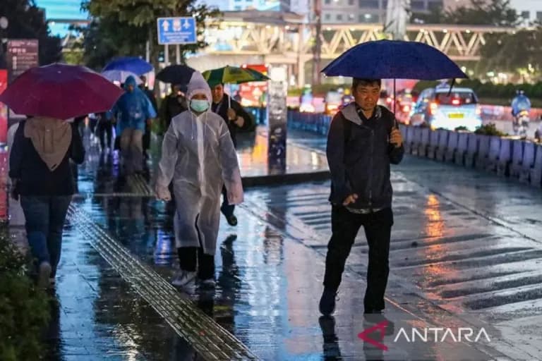 Hai, Sabtu ini hujan ringan basahi mayoritas wilayah RI