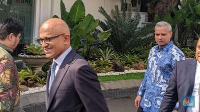 ceo-microsoft-satya-nadella-tiba-di-istana-negara-untuk-bertemu-presiden-jokowi-didampingi-menteri-komunikasi-dan-informatika--2_169
