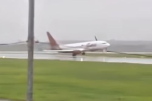 dok-instagram-batik-air-miring-soetta