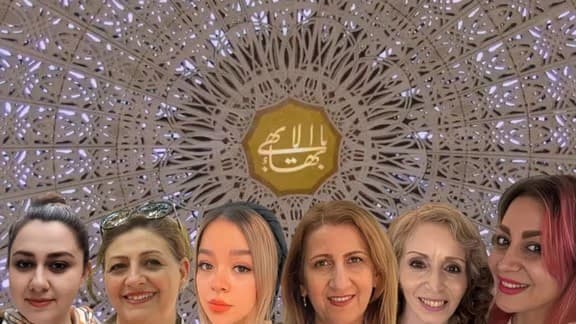 Neda Mohebi, Atefeh Zahedi, Farideh Ayubi, Noura Ayubi, Zarrindokht Ahadzadeh, dan Zhaleh Rezaei. Mereka kena hukuman 39 tahun di Iran.(iranint'l)