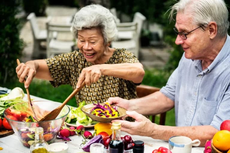 Lansia Memasak - pastisania-com.jpg