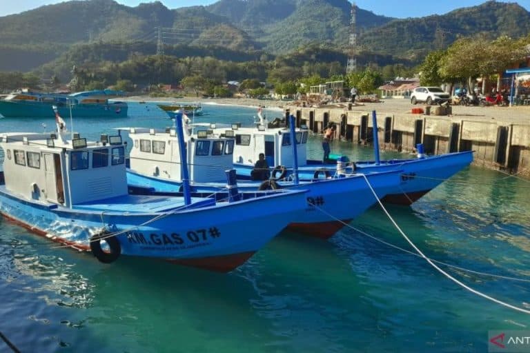Penyerahan Bantuan Nelayan Gorontalo