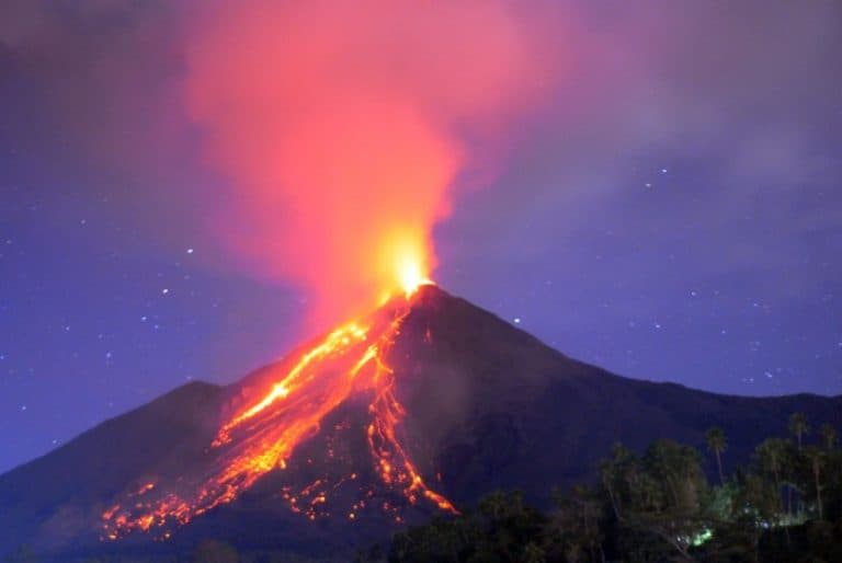 Gunung Karangetang SItaro