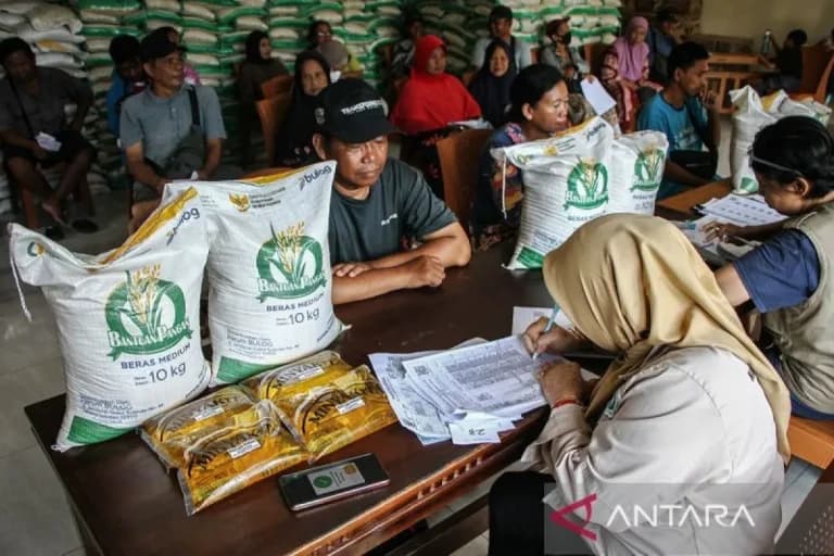 Bantuan beras Palu