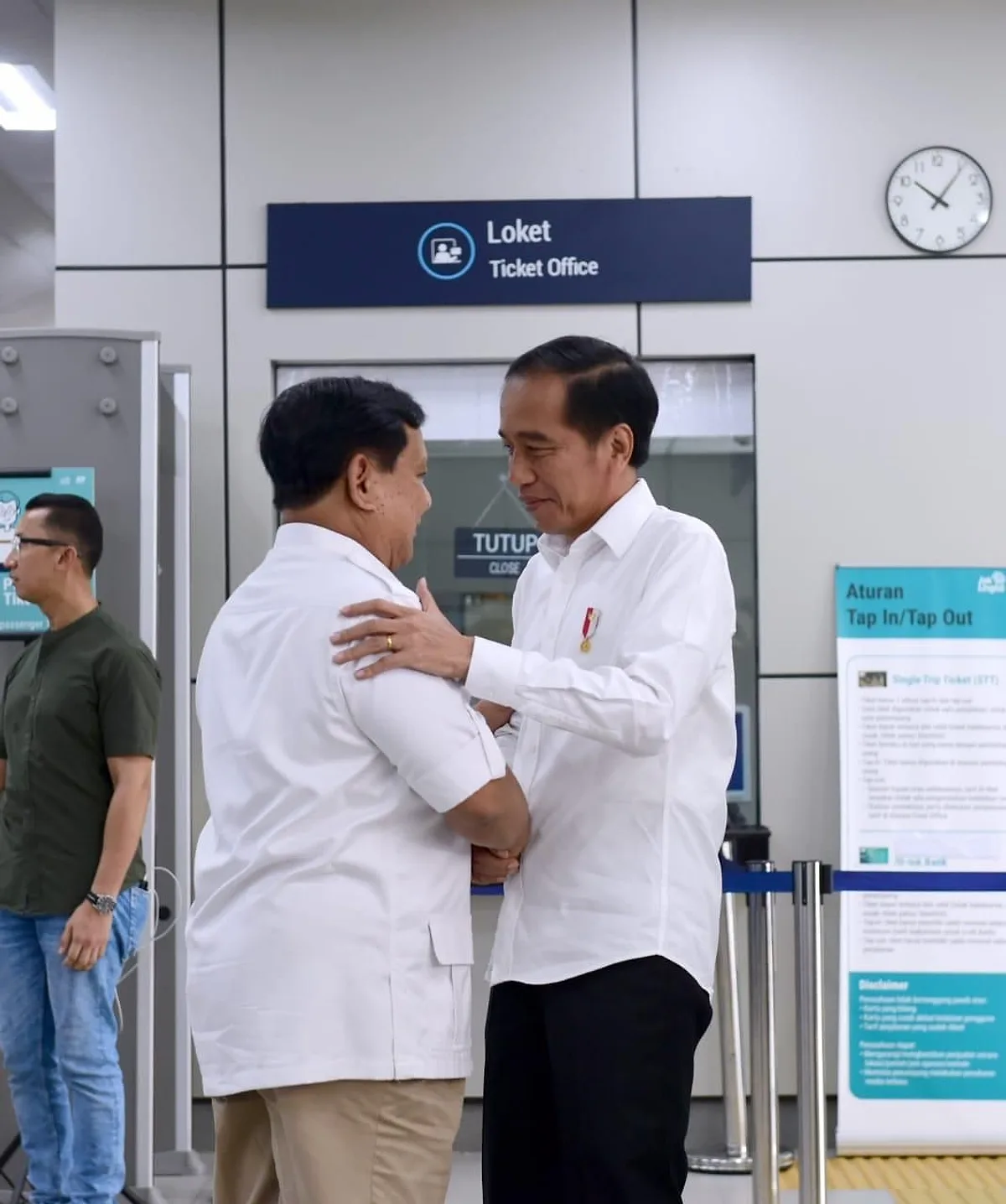 Polemik ijazah Jokowi dan Gibran: 'Ini operasi politik' — foto 2