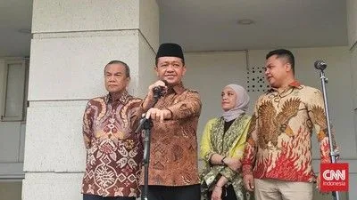 Antrean horor' berbagai daerah, Bahlil: Stok BBM aman — foto 1