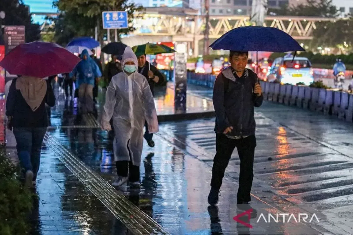 Hai, Sabtu ini hujan ringan basahi mayoritas wilayah RI