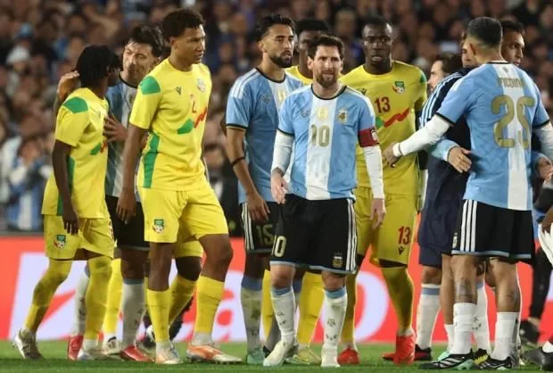 Messi menangis di laga perpisahan, cetak gol dan 'assist' untuk tim 'Tango'