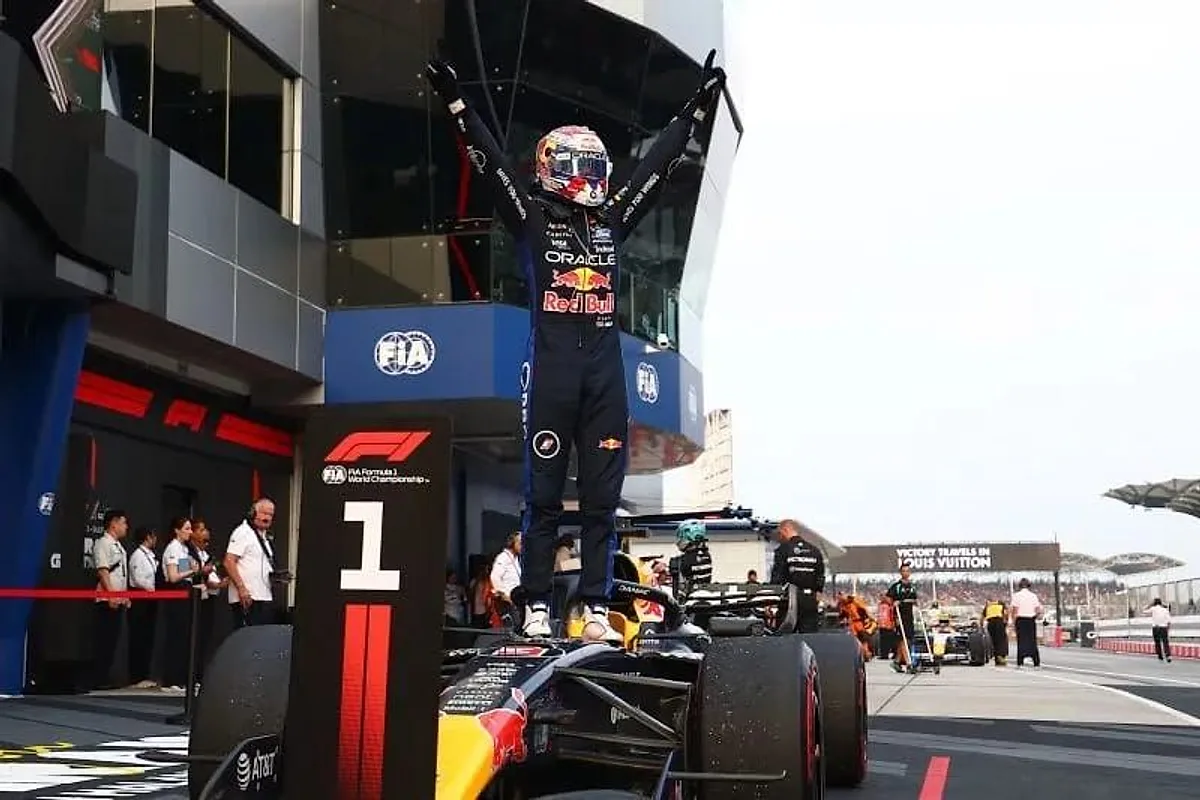 Verstappen raih kemenangan pertama di GP Singapura