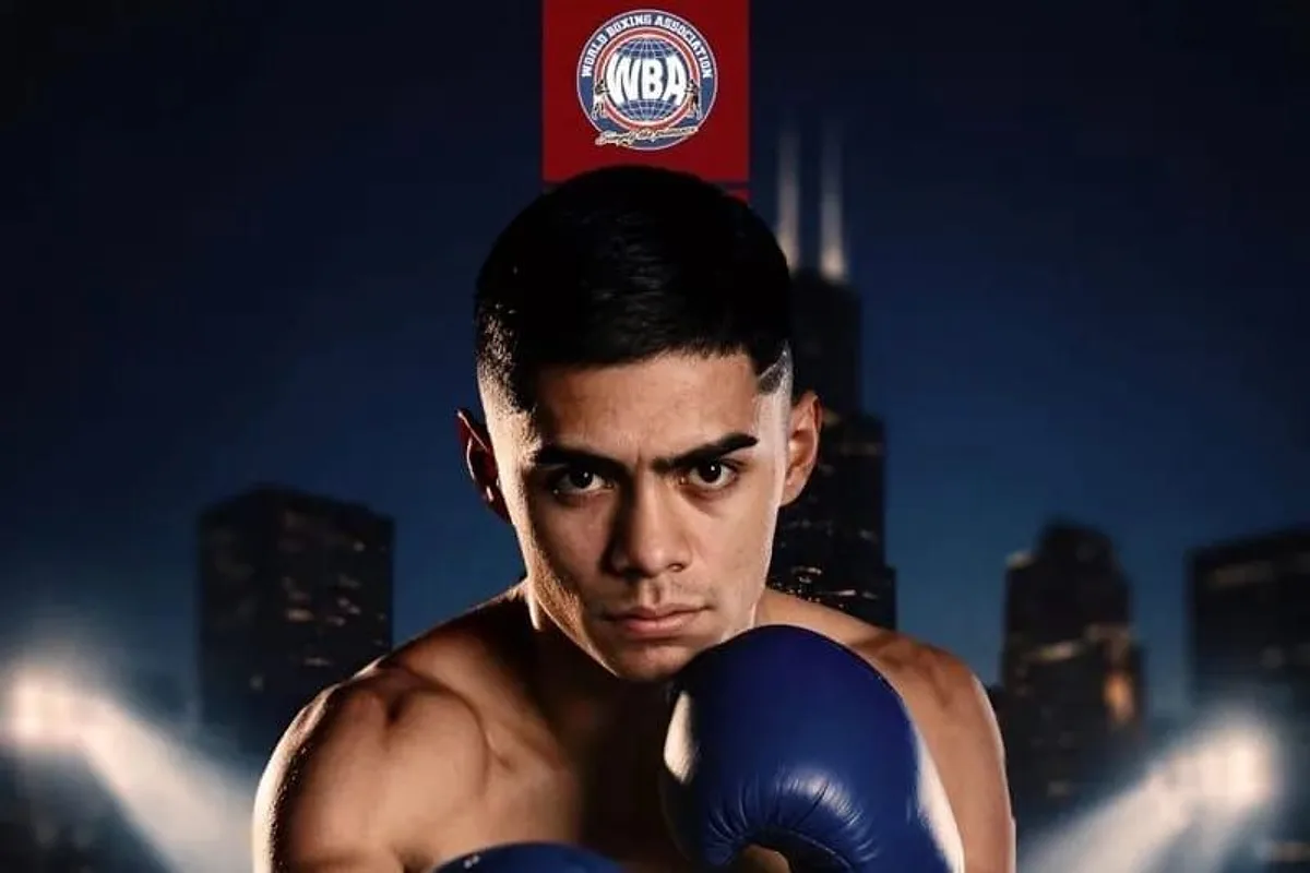Sergio Mendoza menang TKO, rebut juara dunia WBA dan WBC