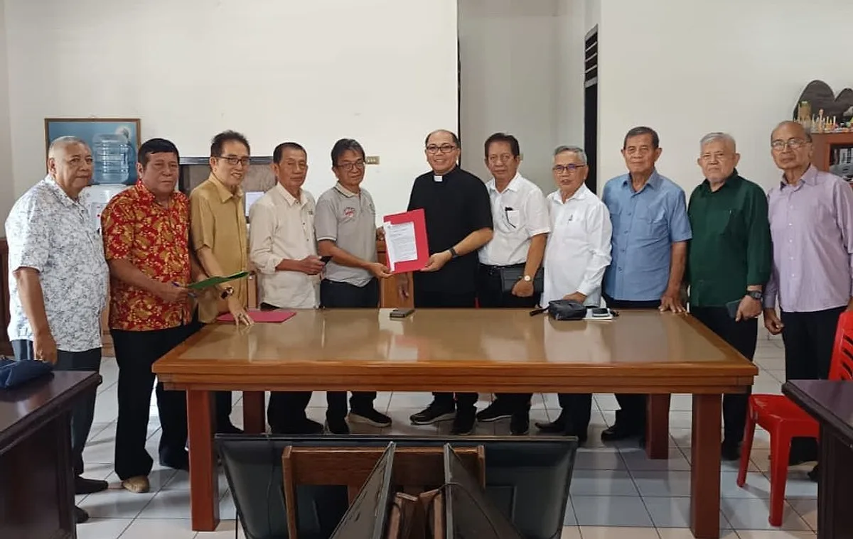 Bawa Petisi, Lansia GMIM Temui Ketua Sinode