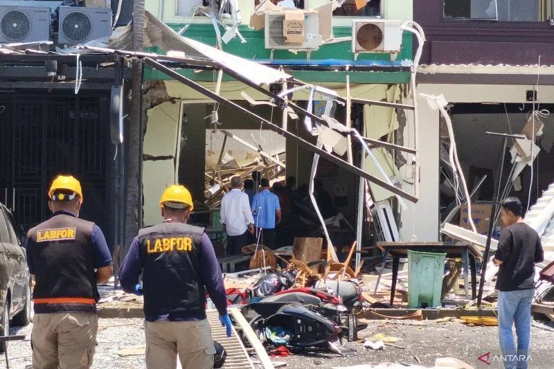 Ledakan ruko di San Antonio Surabaya diduga akibat kebocoran gas, tidak ditemukan bahan peledak