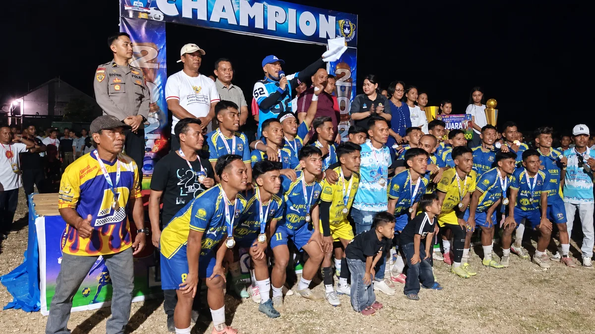 Wakil Bupati Kepulauan Talaud Anisya G. Bambungan menghadiri penutupan Turnamen Lungkangunaung Cup I 2026 di Desa Matahit