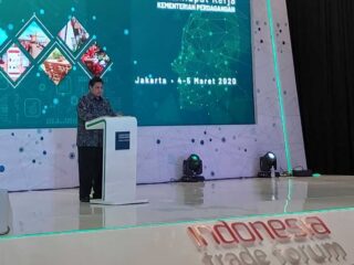 Ekonomi global tertekan corona, Airlangga ungkap indikasi pengalihan order ke Indonesia dan siapkan stimulus baru