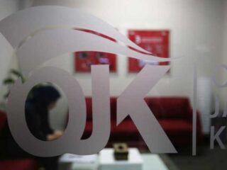 Kurangi penyebaran Covid-19, OJK rilis cara pengajuan keringanan kredit bank dan 'leasing': Laporkan jika 'debt collector' menteror
