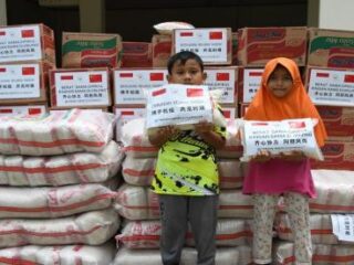 Peduli !! Kontraktor Tiongkok, CSCEC Indonesia, salurkan bantuan bagi warga sekitar Meikarta di Cikarang Selatan