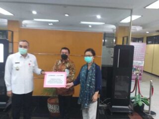 Donasi !!! Siloam dan Link Net sumbang 1.000 'rapid test kit' ke Pemkab Tangerang