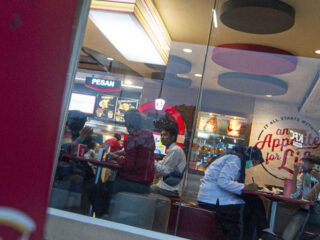 Jakarta kembali ke PSBB Transisi, 'dine in' di restoran diizinkan lagi
