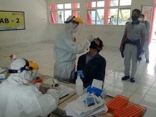 Sebanyak 2.000 buruh di Kawasan Industri Cikarang dites swab massal, targetnya 12.000 pekerja, MM2100 masuk zona merah