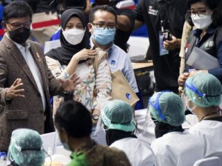 Oke !!! MUI: Vaksin AstraZeneca boleh digunakan meski mengandung unsur babi, PP Muhammadiyah: Kami ikuti MUI dan BPOM