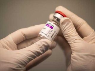 Temuan !!! Manfaat Vaksin Covid-19 Astrazeneca akan meningkat seiring bertambahnya usia
