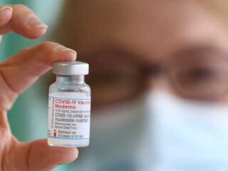 Antibodi vaksin Moderna bertahan minimal enam bulan di semua kelompok umur, Presiden Jokowi: Jangan sepelekan Covid-19