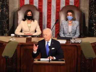 Wow !!! Biden usulkan bantuan Rp26.058 T untuk Anak-anak, Pemuda dan Keluarga AS, Harris dan Pelosi catat sejarah duduk di belakang Presiden Amerika
